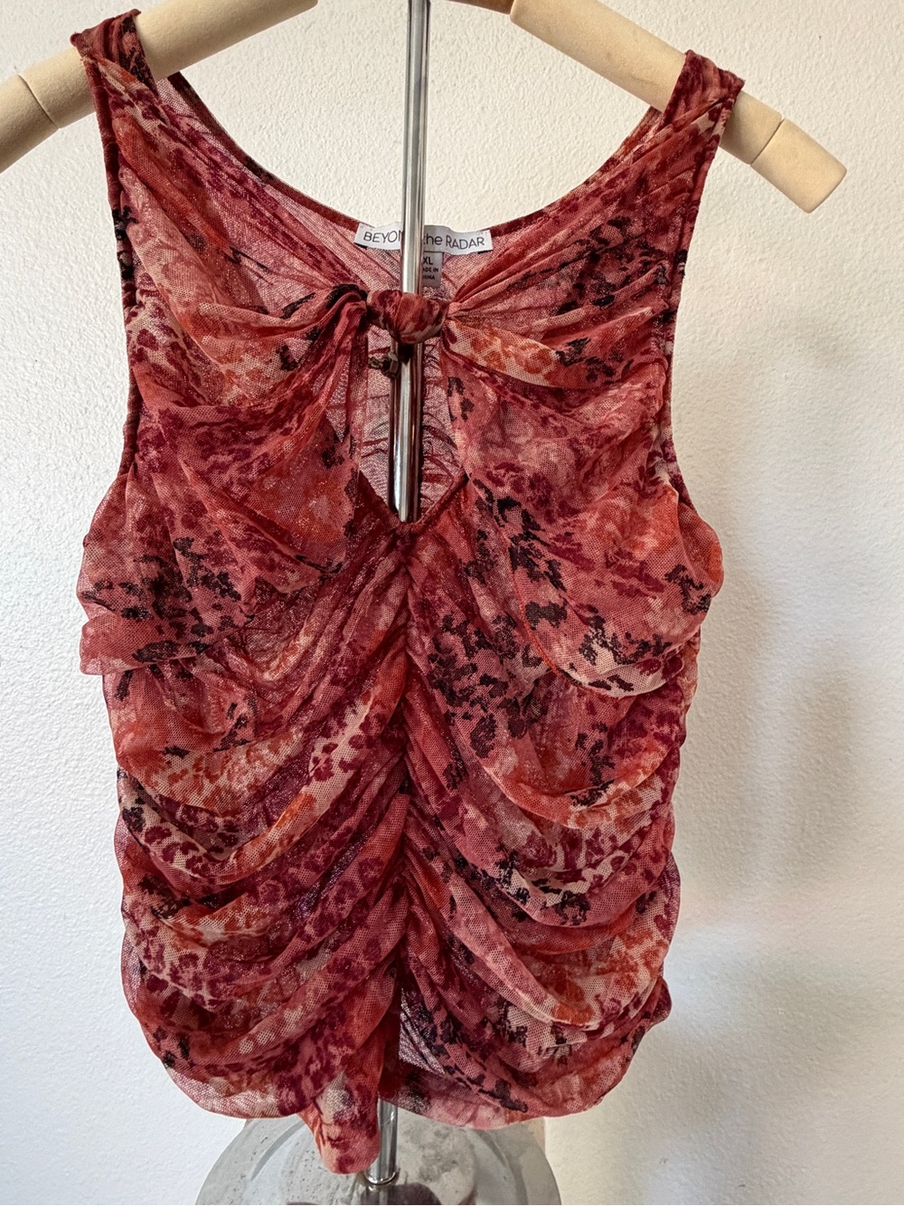 BEYOND the RADAR Women's Red Floral Ruched Camisole